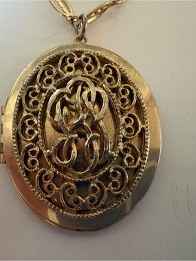 Ornate Gold Oval Locket Pendant